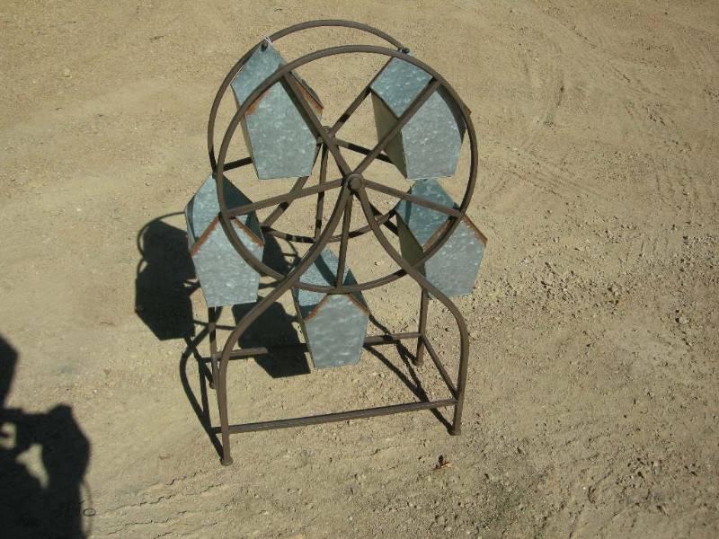 Metal Ferris Wheel Planter