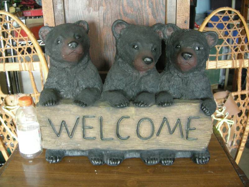 Black Bear - 3 Bears Welcome Sign
