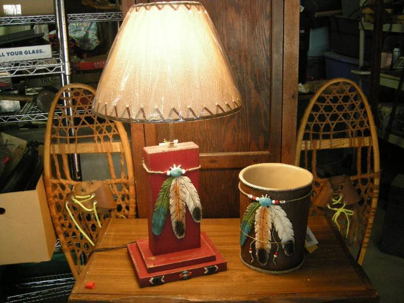 Feathers Lamp and Basket