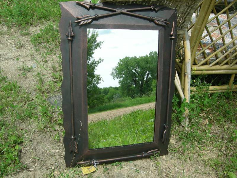 Metal Arror Mirror
