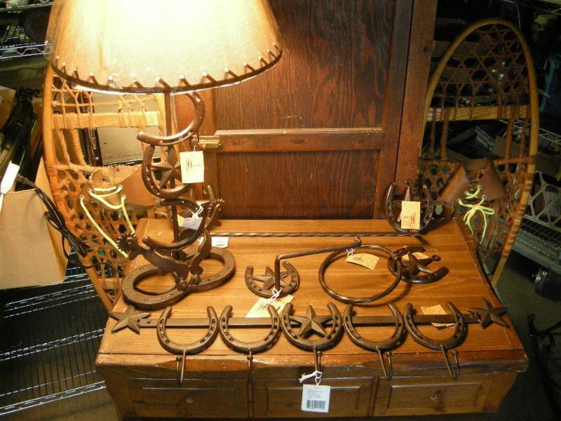 Cast Horseshoe Star Lamp Bathroom Set More Great Country Cabin Cast Horseshoe Star Lamp Bathroom Set