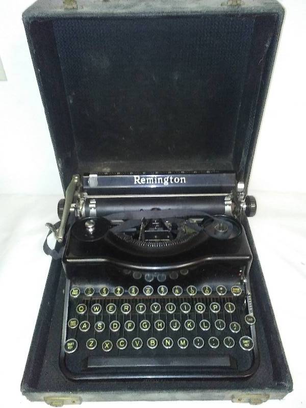 Remington typewriter, great condition