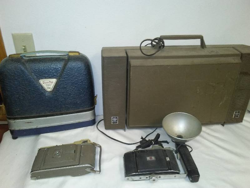 stereo, two cameras and a slideshow pack