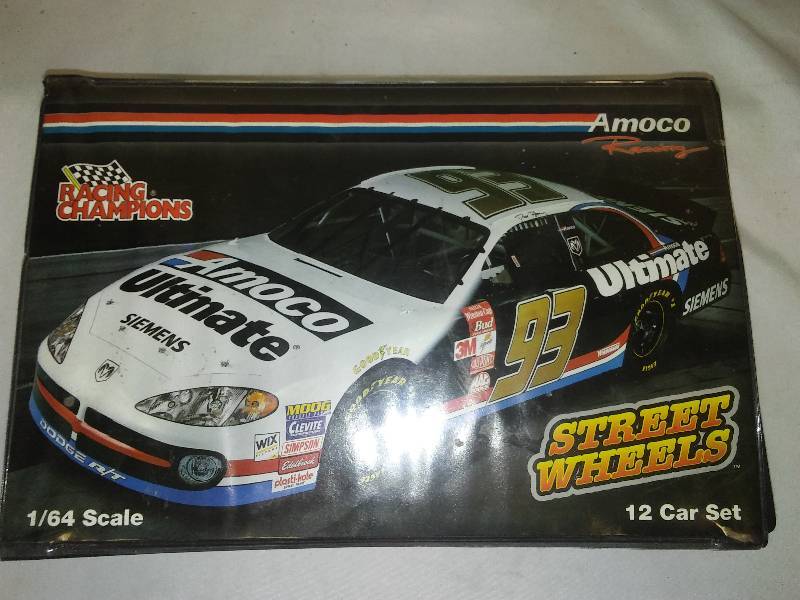 Amoco racing case with cars