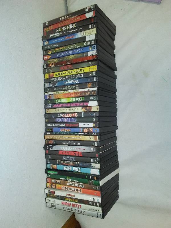 40 DVDs general-interest movies