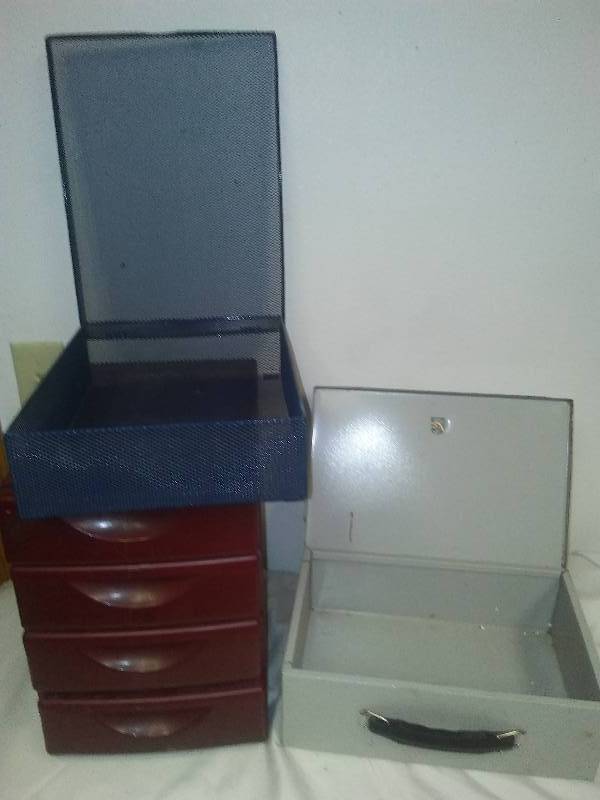 3 storage containers