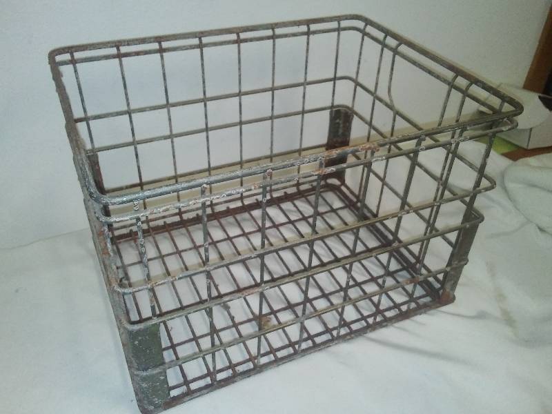 Old home Foods metal crate