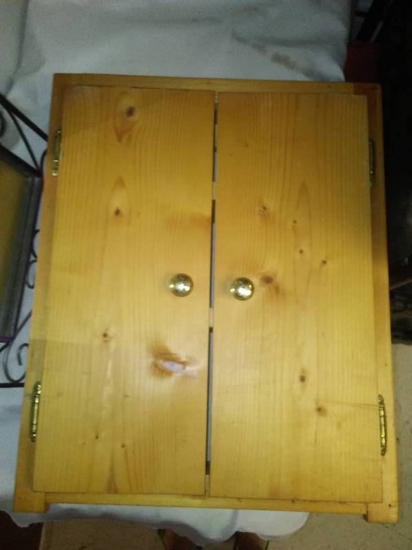 Pine cupboard with spring hinges, sign mirror, plus 10 assorted bags, pouches, purses