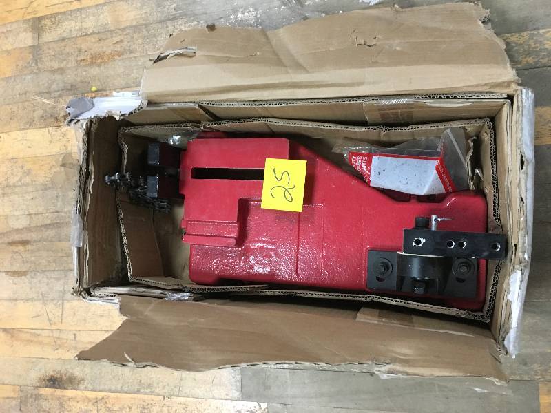 lot 25 image: Milwaukee 48-08-0260 Portable Band Saw Table not used