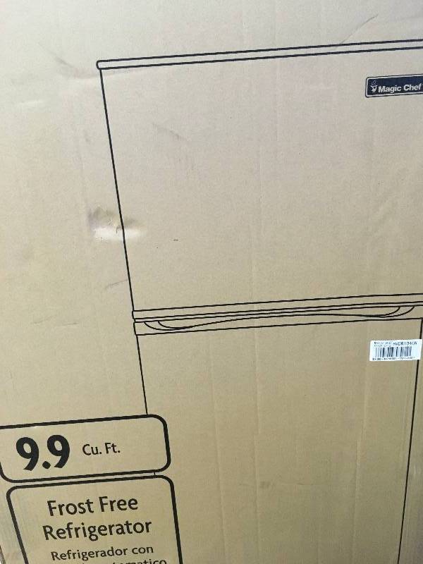 lot 30 image: Magic Cheff 9.9 cu. ft. Top Freezer Refrigerator in White new