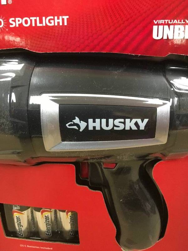 lot 41 image: Husky 500lumen Unbreakable Spotlight new
