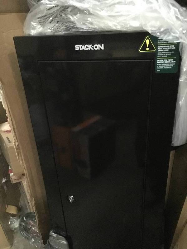 lot 80 image: Stack-On GCB-908 Steel 8-Gun Security Cabinet, Black in good conditions