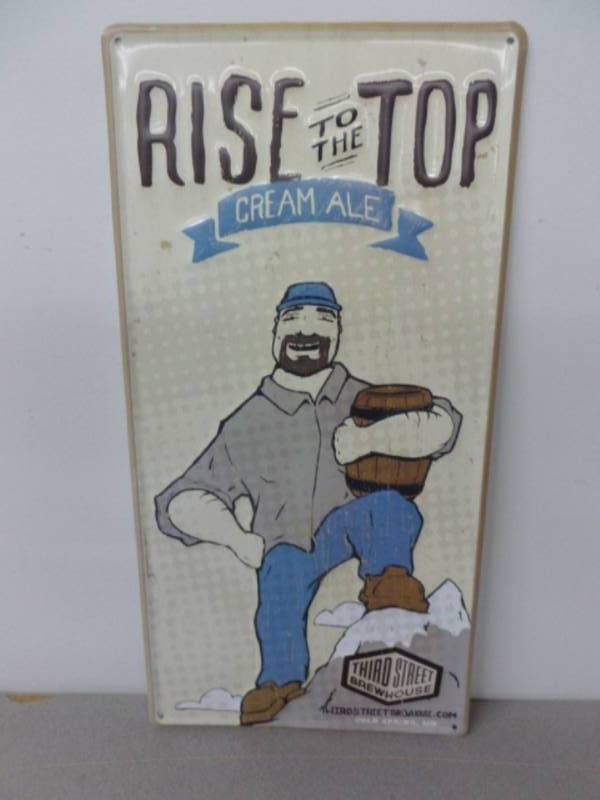 lot 10 image: Sign