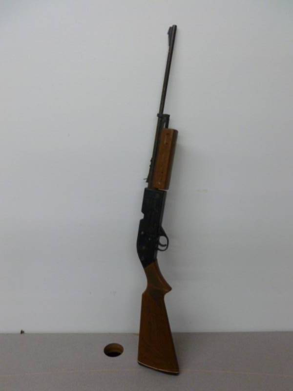 lot 13 image: Air Rifle