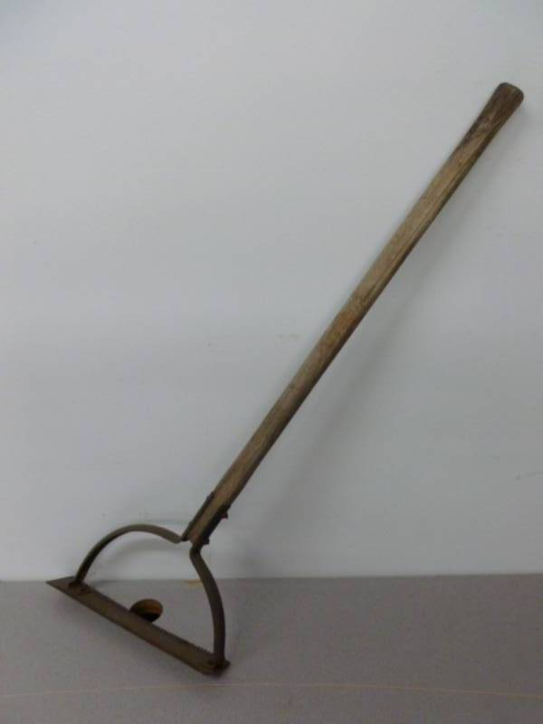 lot 15 image: Vintage Scythe
