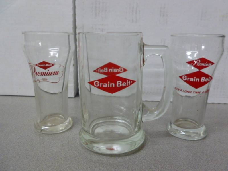 lot 38 image: Vintage Grain Belt