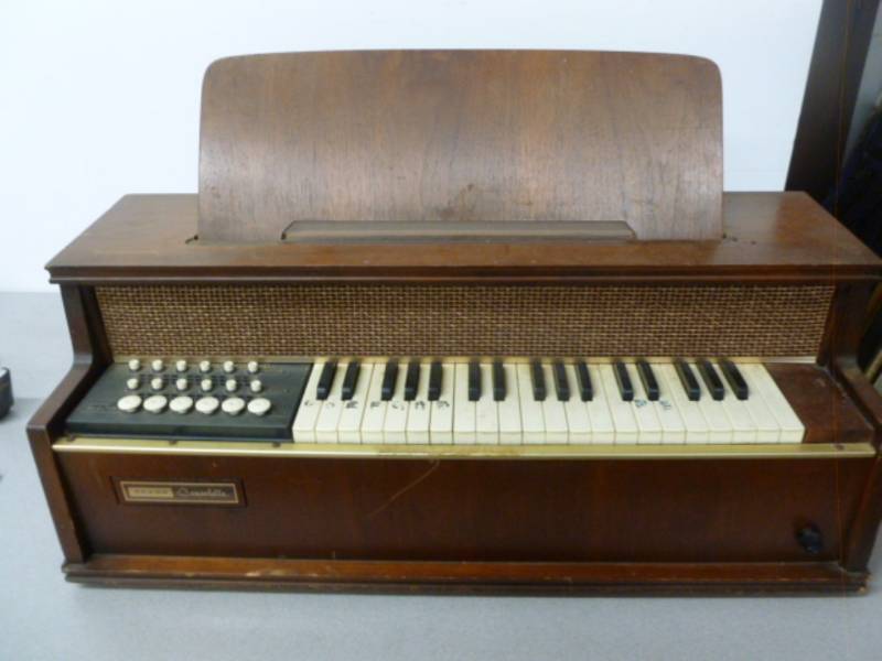 lot 58 image: Vintage Table Organ