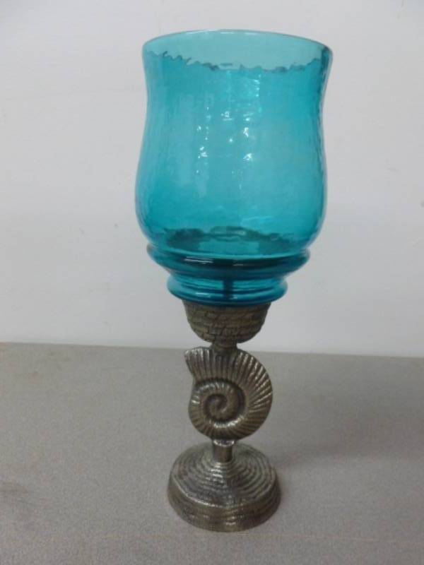 lot 86 image: Candle Lamp