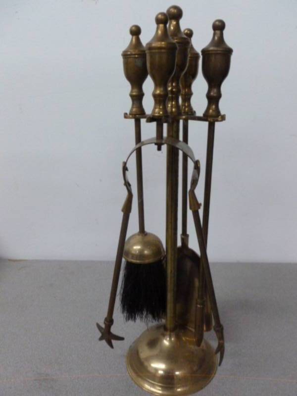 lot 94 image: Brass Decoration