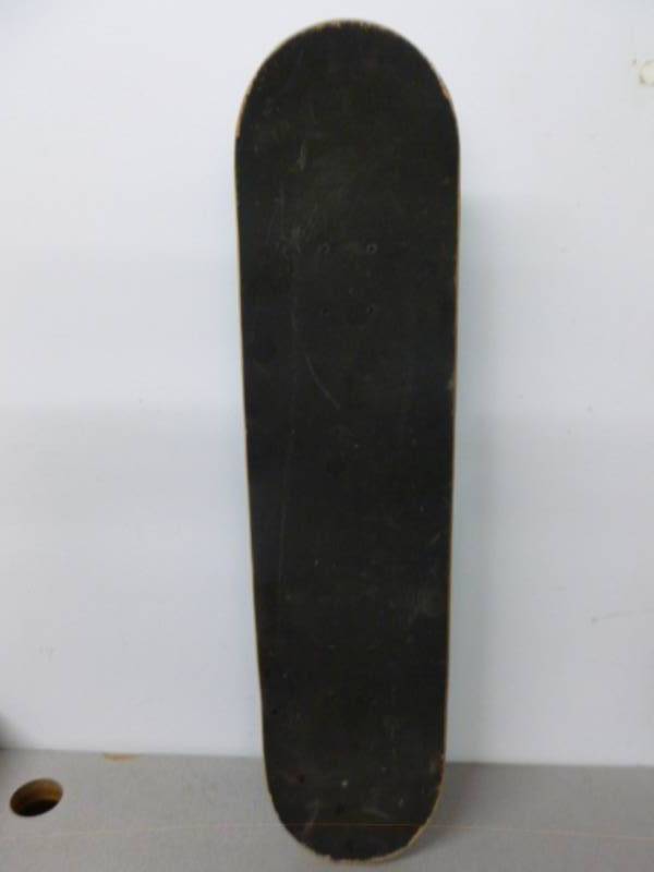 lot 112 image: Skate Board