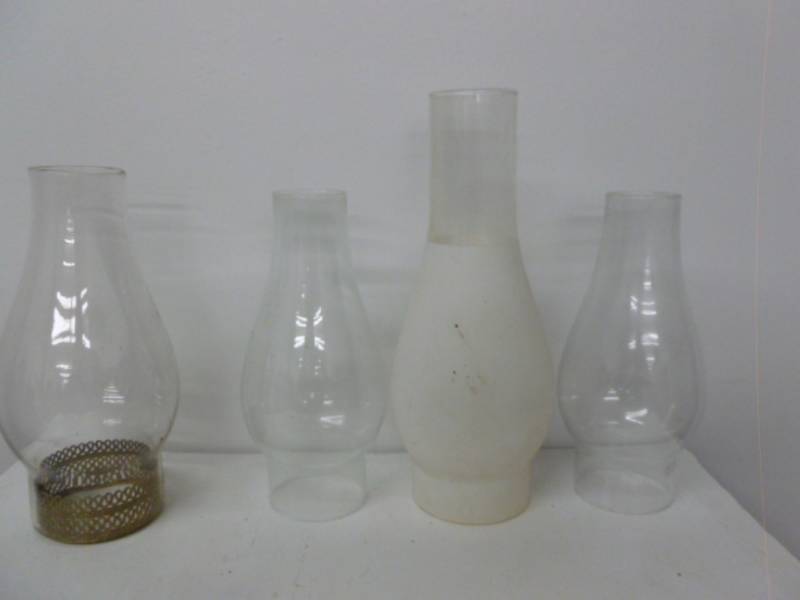 lot 129 image: Oil Lamp Chimneys