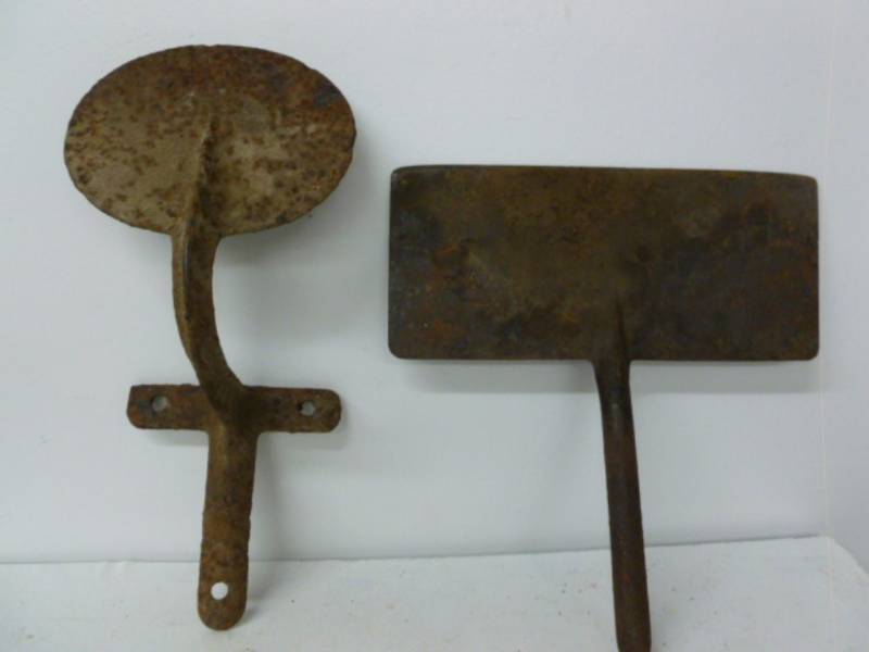 lot 161 image: Antique Buggy Steps