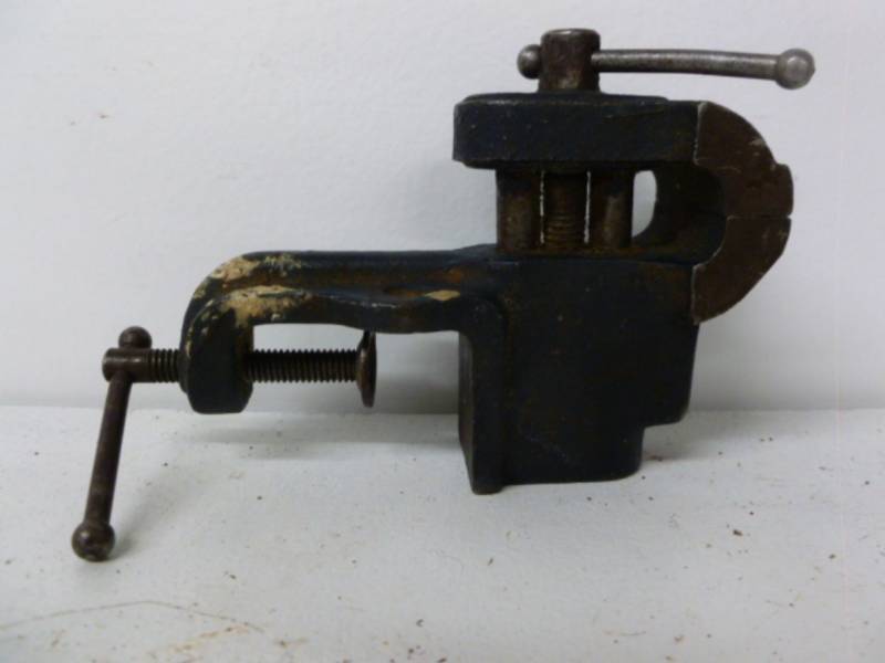 lot 166 image: Specialty Vise