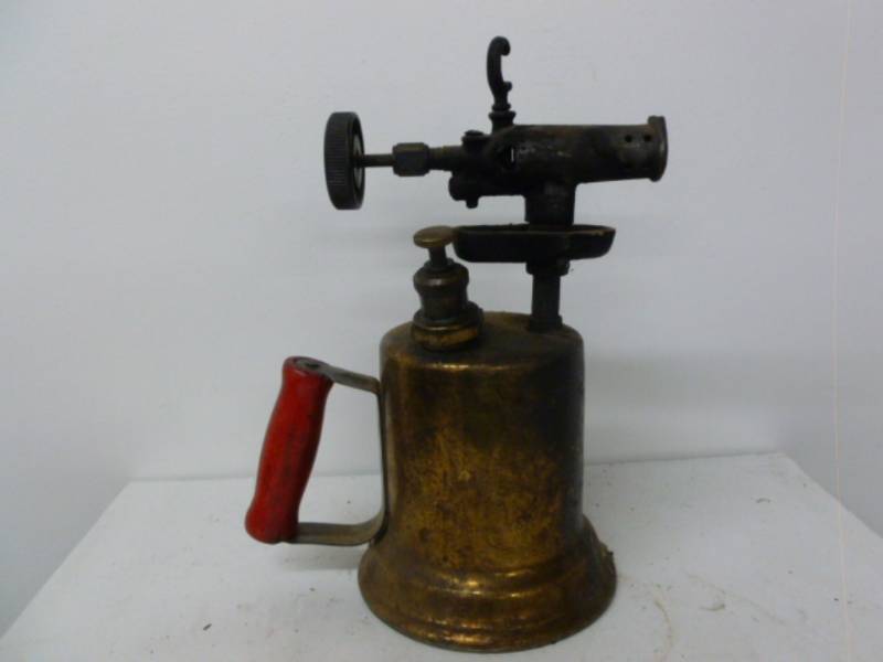 lot 174 image: Vintage Brass Torch