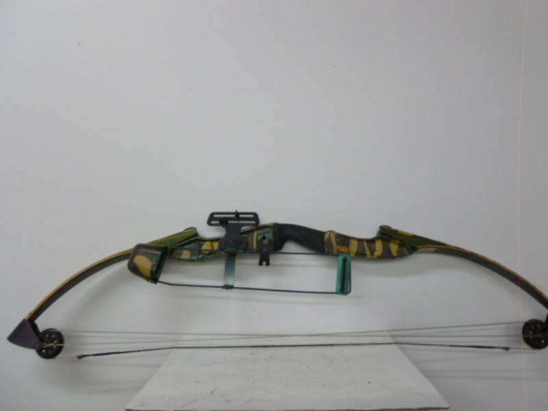 lot 175 image: Compound Bow