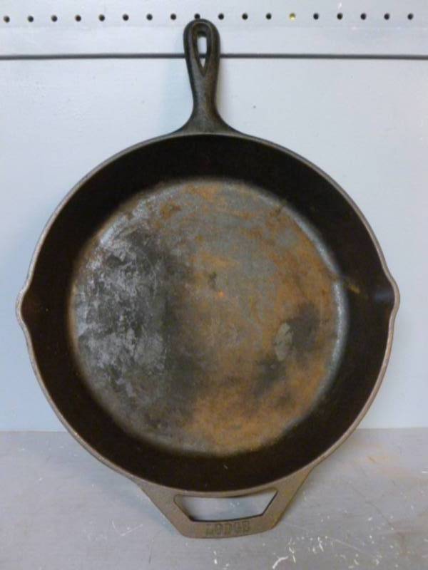 lot 13 image: Cast Iron Pan