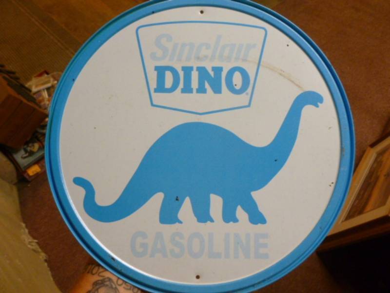 lot 18 image: Sign
