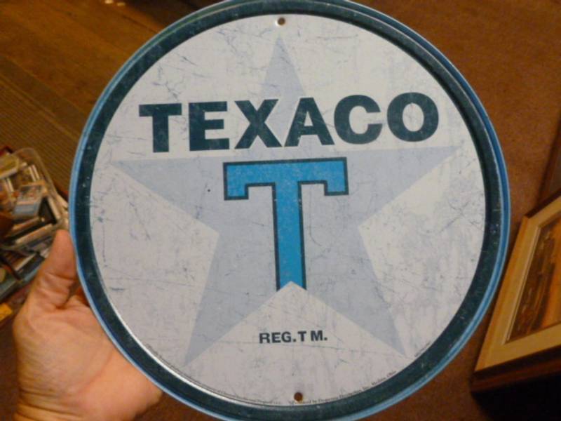 lot 19 image: Sign