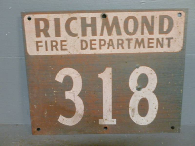 lot 20 image: Vintage Fire Sign