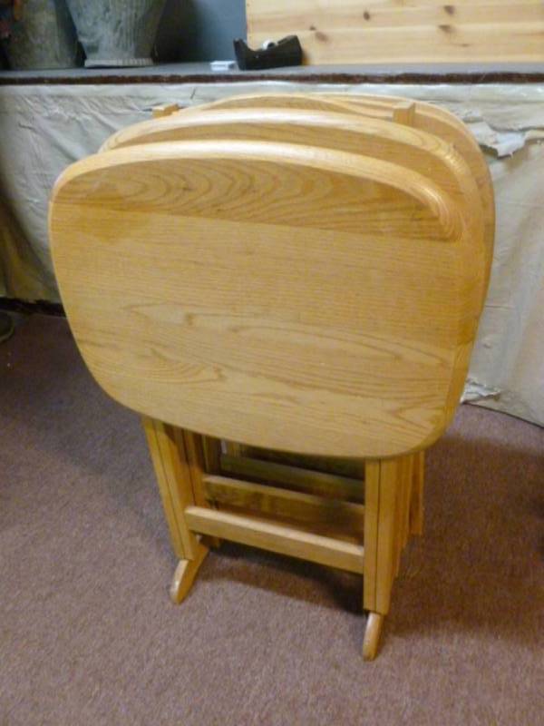 lot 27 image: T.V Tray Set