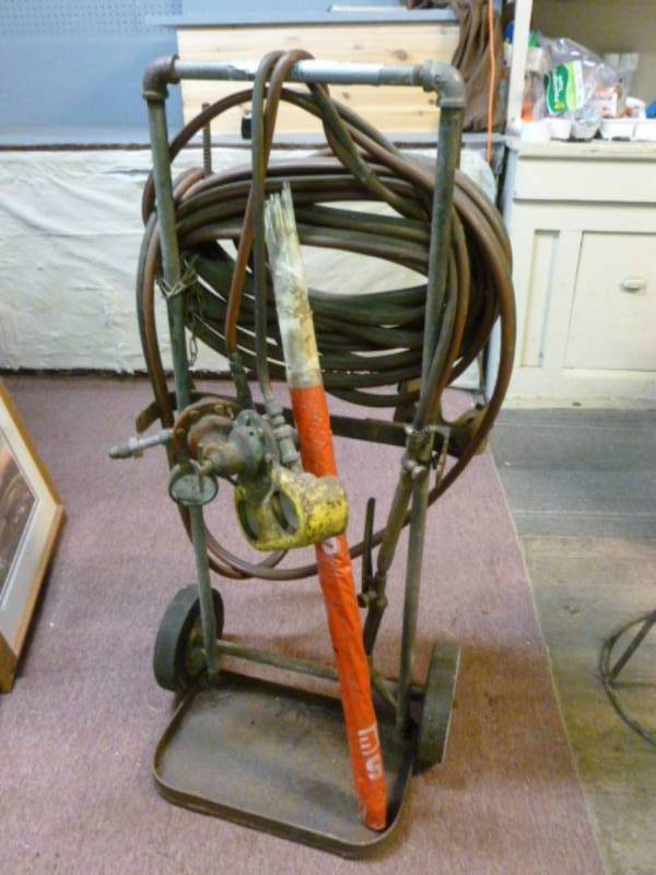 lot 71 image: Cutting Torch Hose Set