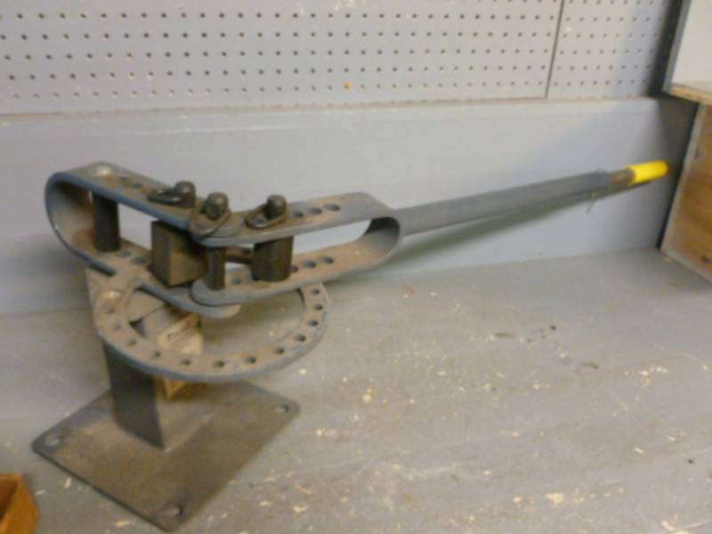 lot 73 image: Large Compact Bender