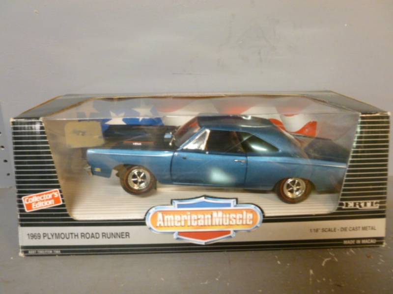 lot 88 image: Die Cast Metal Car