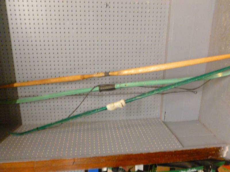 lot 93 image: Vintage Bows