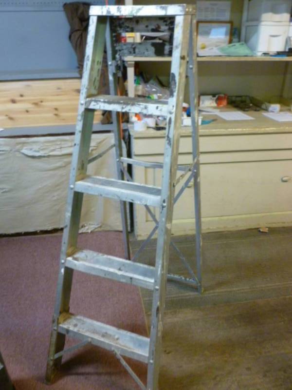 lot 94 image: Aluminum Step Ladder