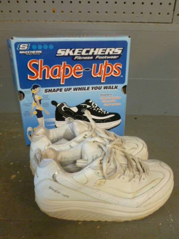 lot 105 image: Sketchers Shoes