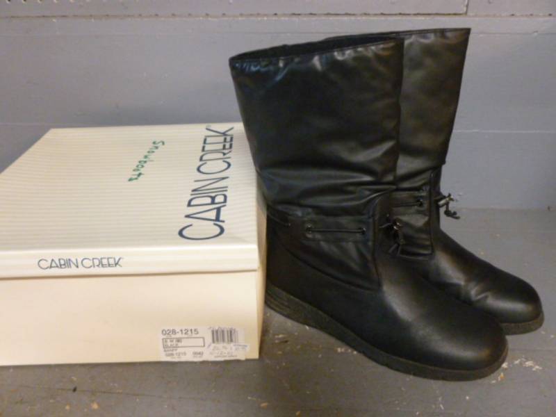 lot 110 image: New Boots
