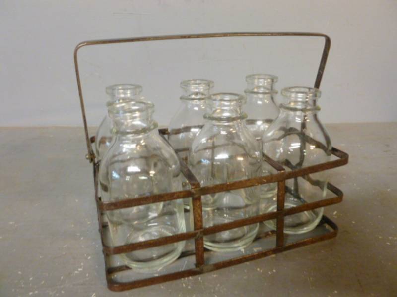 lot 117 image: Decorative