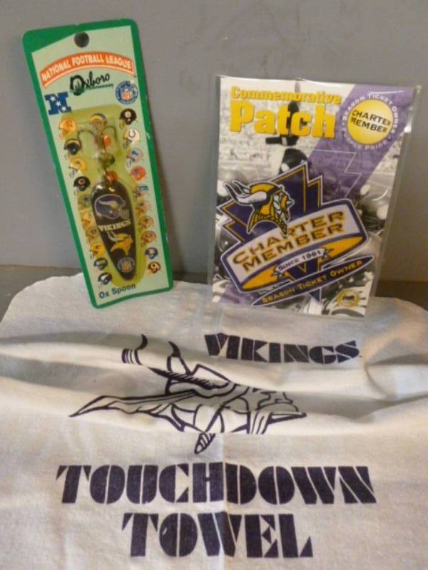 lot 131 image: Minnesota Vikings Collectibles