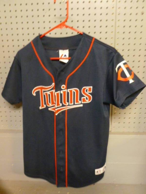 lot 136 image: Sports Jersey