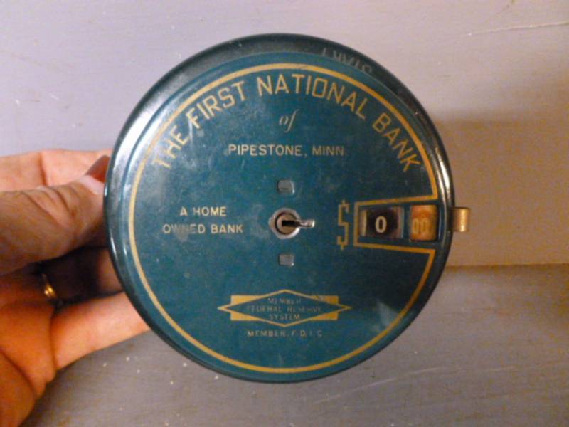 lot 147 image: Vintage Coin Bank