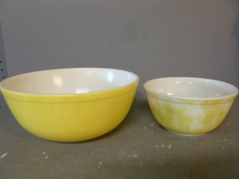 lot 192 image: Vintage Pyrex