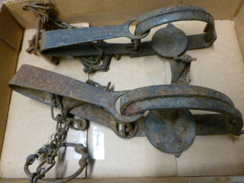 lot 198 image: Vintage Traps