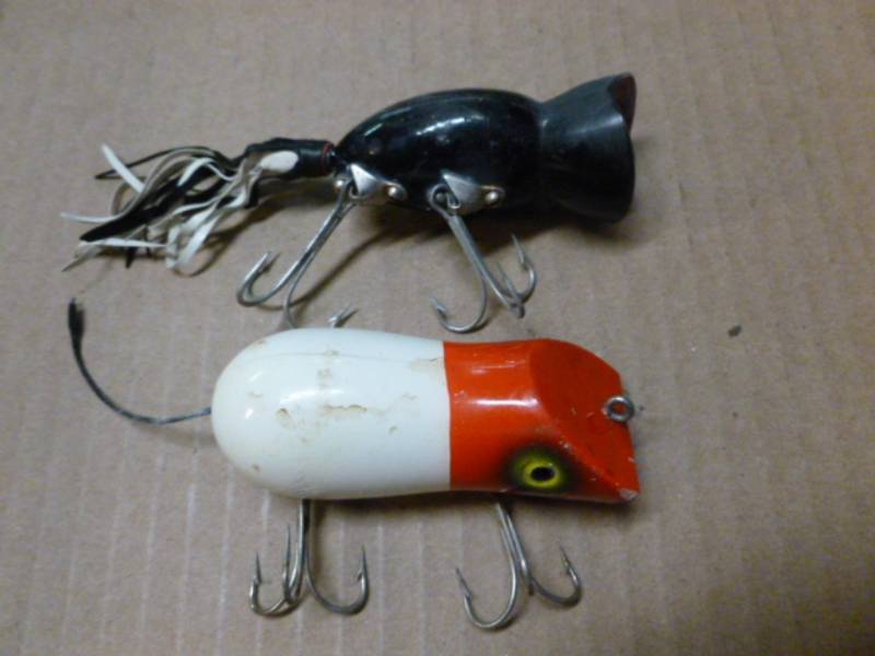 lot 205 image: Vintage Fishing Baits
