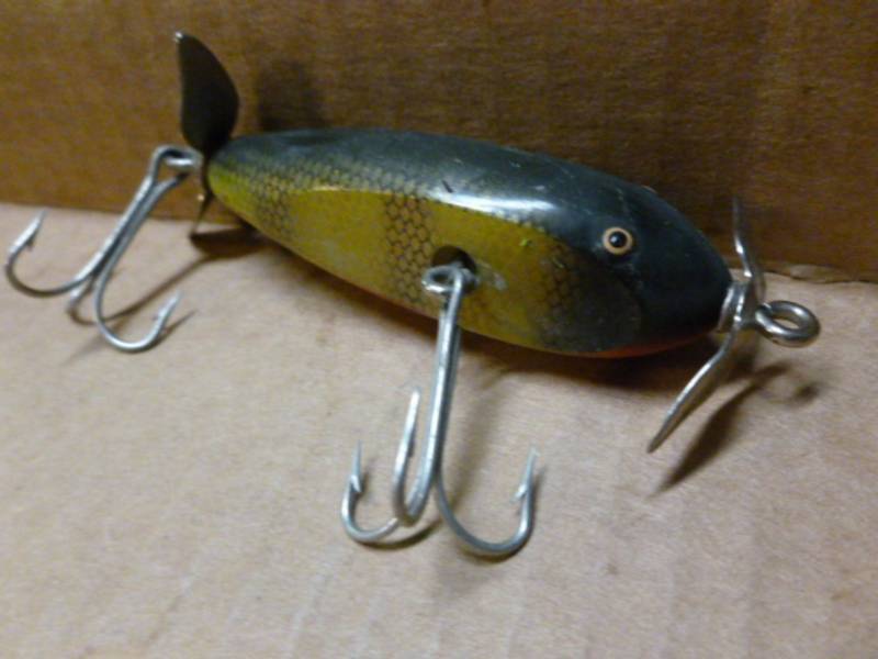 lot 206 image: Vintage Fishing Bait