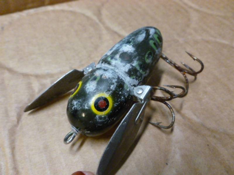 lot 210 image: Vintage Heddon